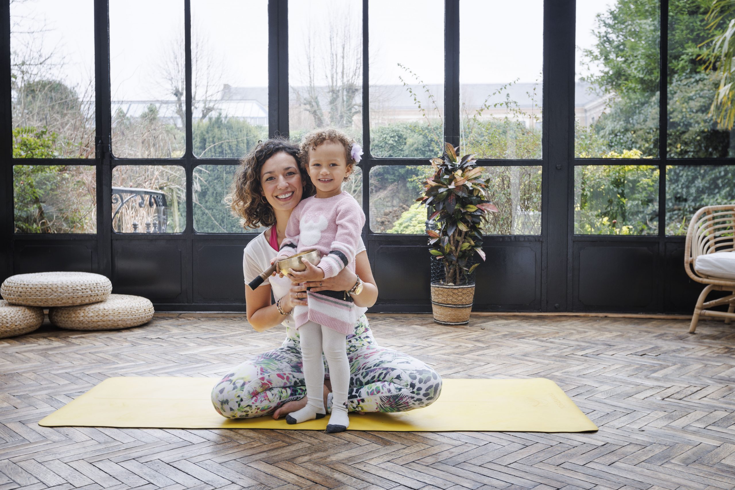 Marie-Mathilde avec Ellena dans le studio